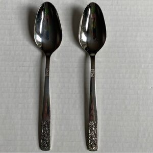 Wm Rogers Suncrest Spring Charm Custom Stainless Steel Table Spoons Set of 2